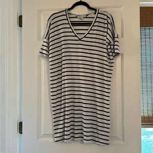 Amour Vert Navy and White stripe dolman sleeve dress size xs